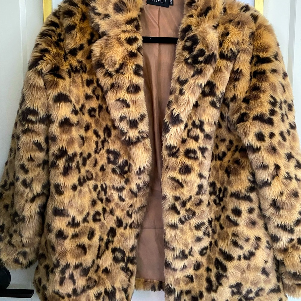 Dahli the label faux fur leopard coat